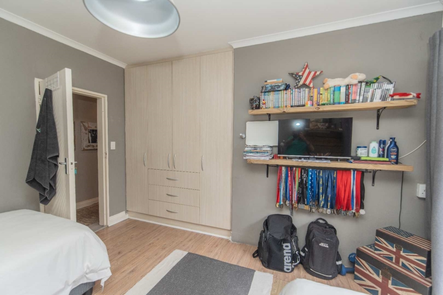 8 Bedroom Property for Sale in Summerstrand Eastern Cape